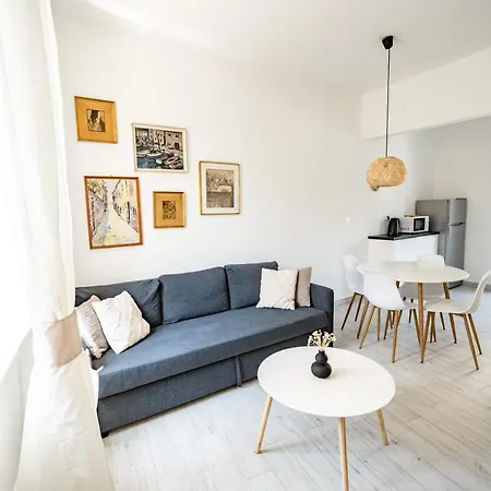 Apartment Valeria Louis Perfect Getaway - Great Location Center *